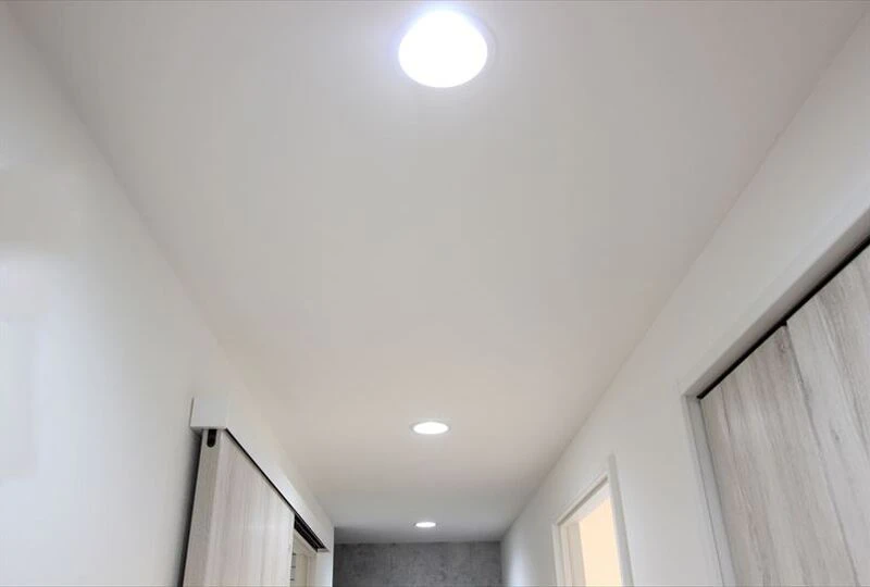 3889196_m_R